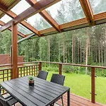 Arctic Wooden I Huoneisto
